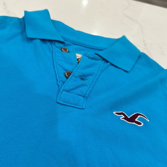 Hollister Shirt - Picture 2 of 5